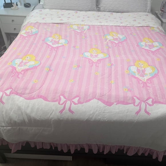 1997 Vintage Barbie Sweet Dreams Reversible Comforter (Double/Full Size) - Picture 2 of 7